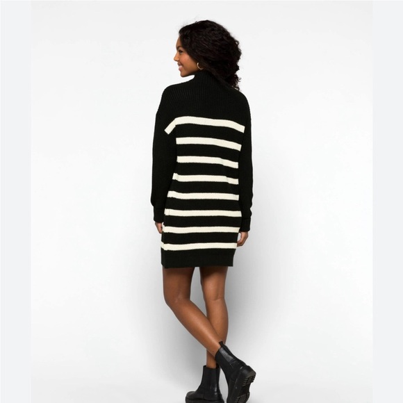 Sanctuary Zip Front Sweater Dress, Medium - Picture 6 of 10